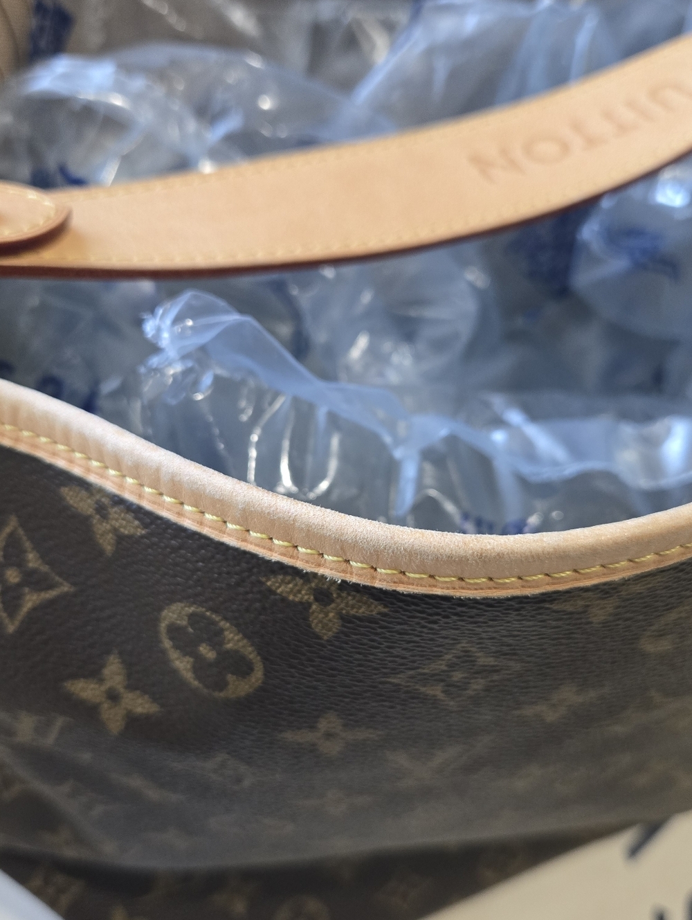 Authentic Louis Vuitton Delightful MM in classic Monogram canvas  - Picture 15 of 15